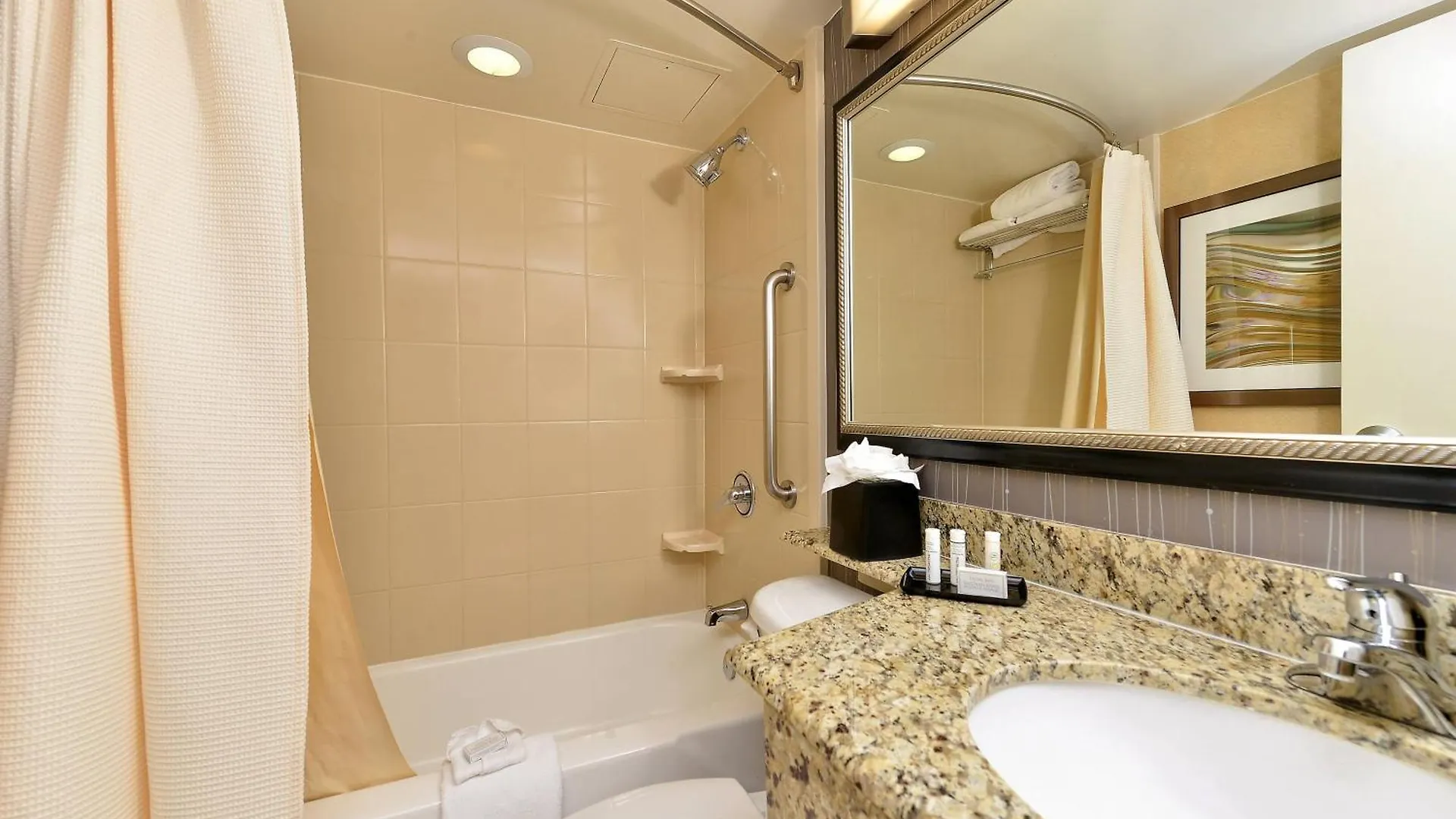 Courtyard By Marriott Denver Cherry Creek 3*,
