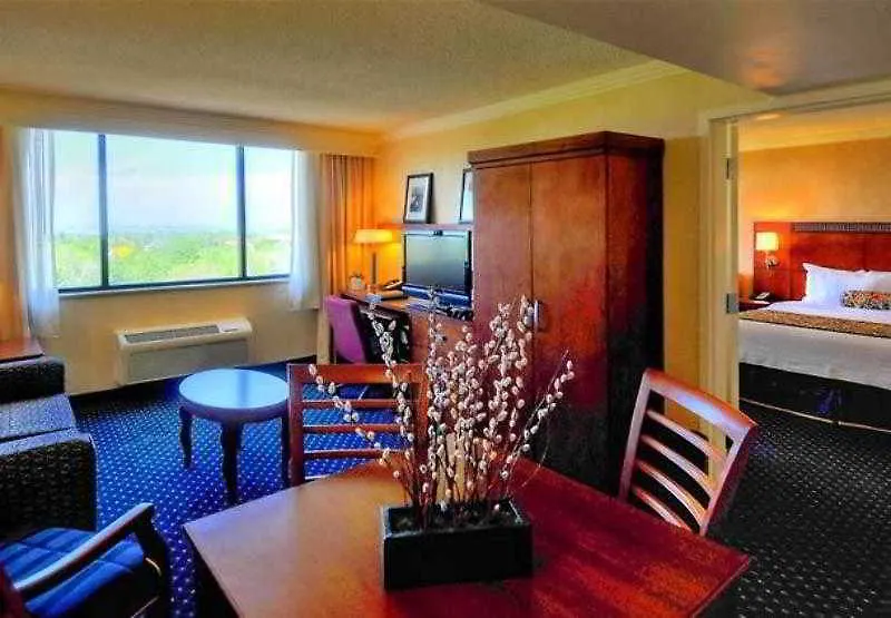 Courtyard By Marriott Denver Cherry Creek 3*,